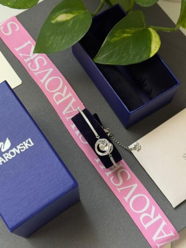 اسورة سوارفسكي