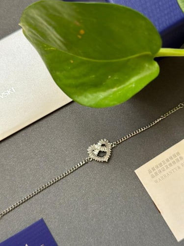 اسورة سوارفسكي