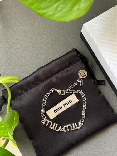 اسورة ميو ميو