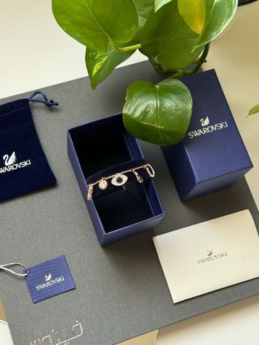 اسورة سوارفسكي