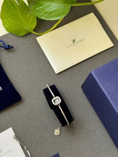 اسورة سوارفسكي