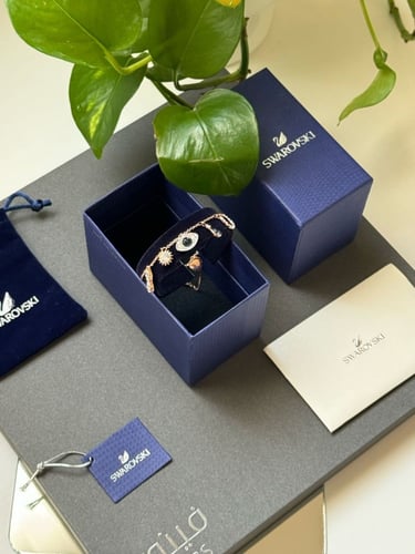 اسورة سوارفسكي