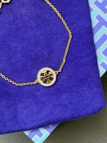 اسورة توري بورش ذهبي