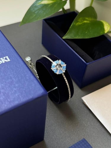 اسورة سوارفسكي