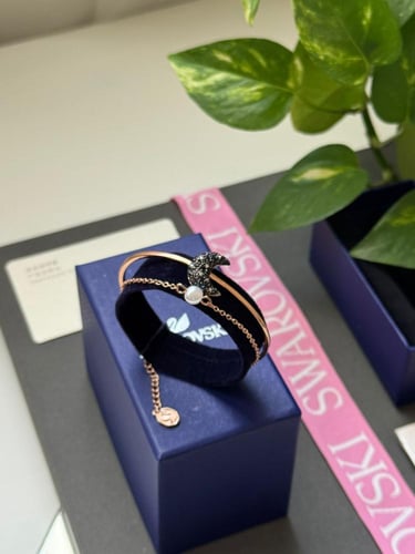 اسورة سوارفسكي