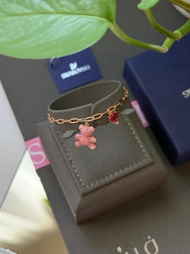 اسورة سوارفسكي