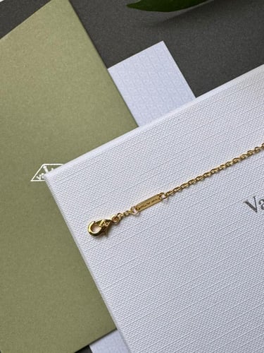 اسورة فان كليف