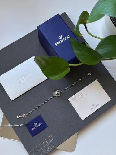 اسورة سوارفسكي