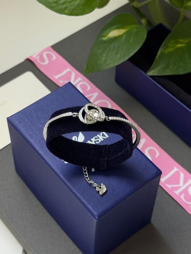 اسورة سوارفسكي