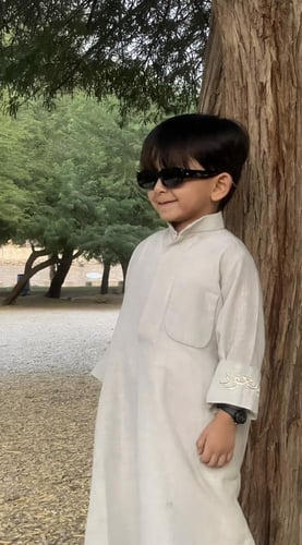 ثوب الينن مطرز بالاسم