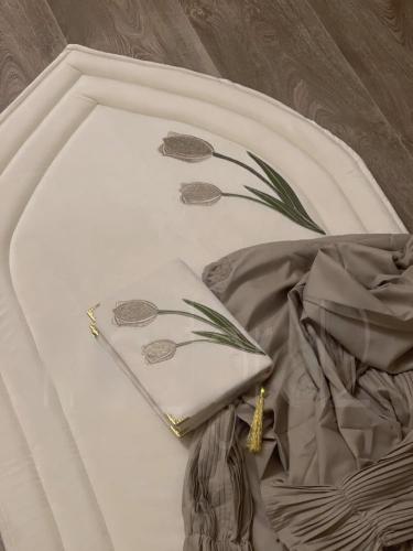 طقم بريق التوليب