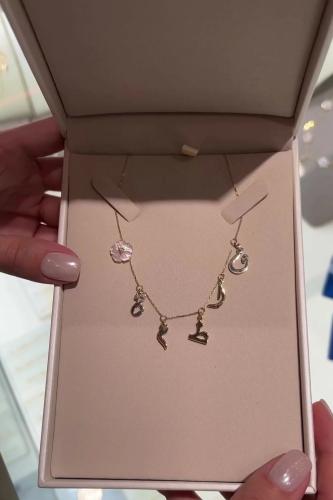 سلسال ناعم تصميم بالحروف شكل أنيق