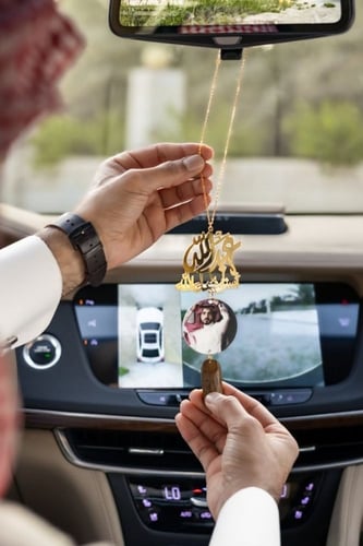 تعليقة سيارة بصوره واسم وكسرة العود