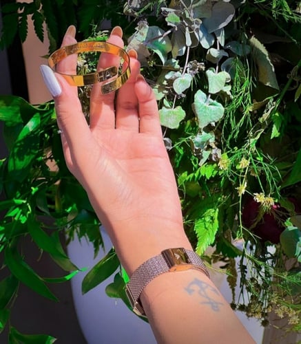 أسواره بحفر مسكين يد بالاسم