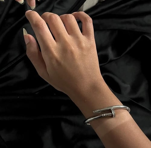 اسوارة مسمار ناعمه بفصوص