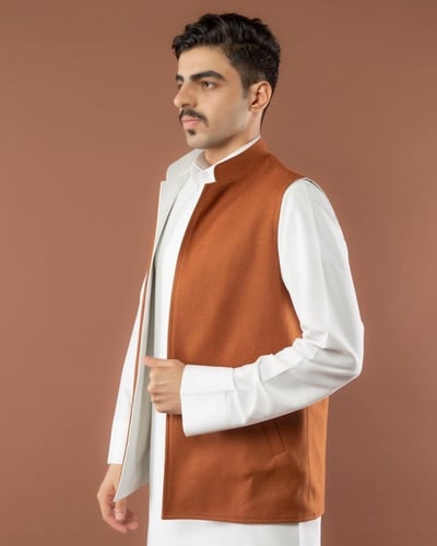 سديري جوخ لون ابيض - بني