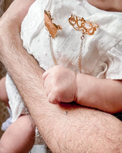 بروش بالاسم مع فراشة