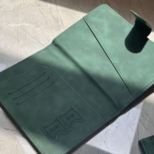 محافظ لجواز السفر