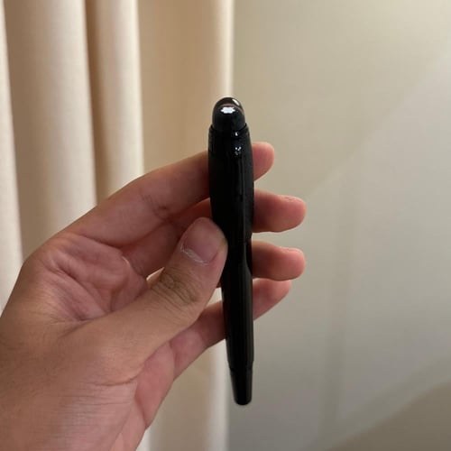 قلم مون بلانك اسود لماع