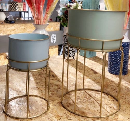 مركن حديد مرتفع