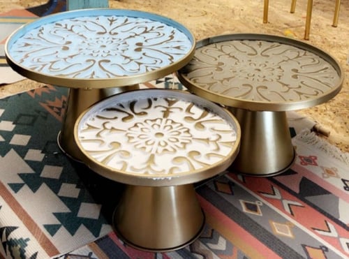 صينية تقديم مرتفعة صغيرة