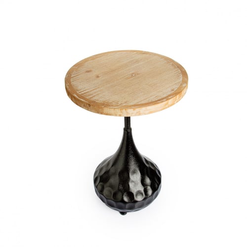 طاولة خشبية