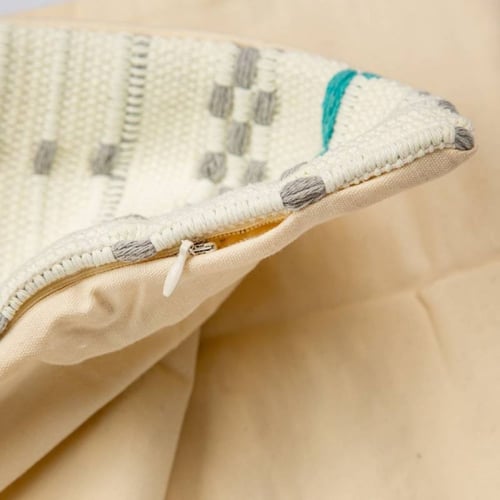 مخدة صغيرة مربعة