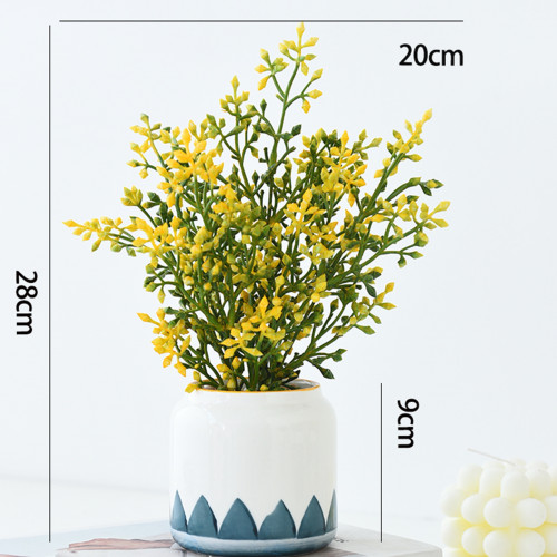 ورد صناعي مع فازة