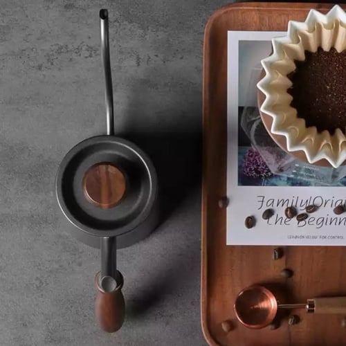 إبريق تقطير بمقبض خشبي