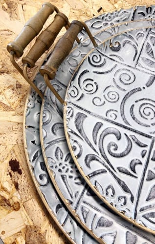 صينية تقديم حديد