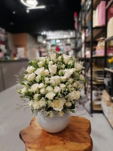 فازة كلاسيك وايت فلاور RY095