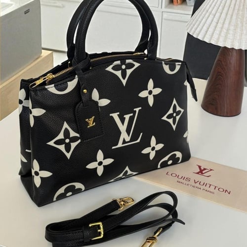 شنط لويس فيتون