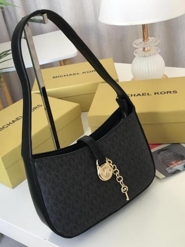 شنط مايكل كورس