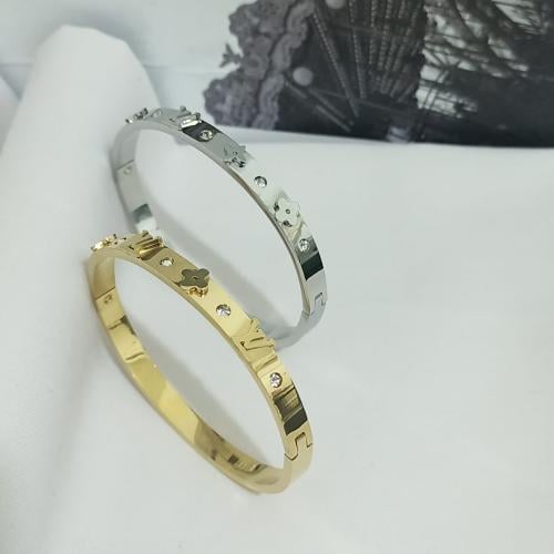 أسوارة نسائية ماركة لويس فيتون Louis vuitton