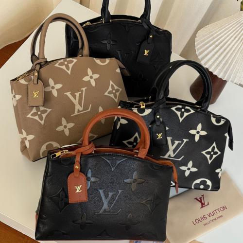 شنط لويس فيتون