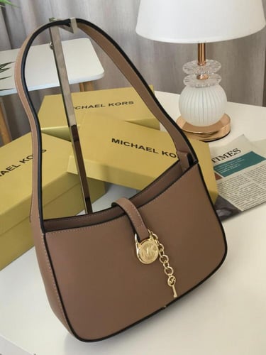 شنط مايكل كورس