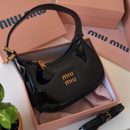 شنط ميو ميو