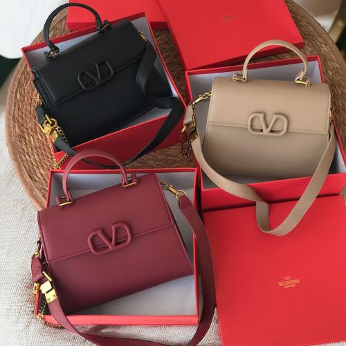 شنط فلنتينو