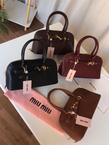 شنط ميو ميو