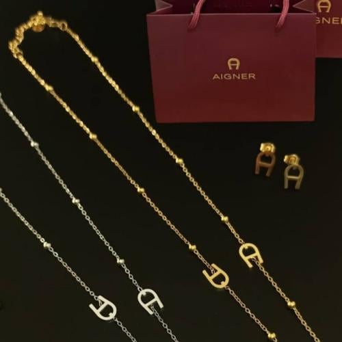 سلسال اقنر مع حلقها