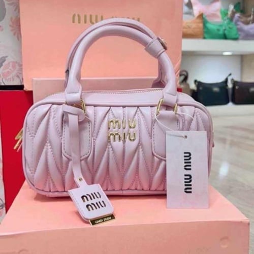 شنط ميو ميو