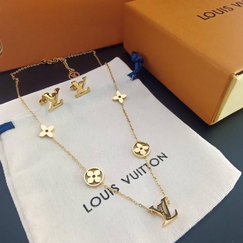 سلسال لويس فيتون مع الحلق