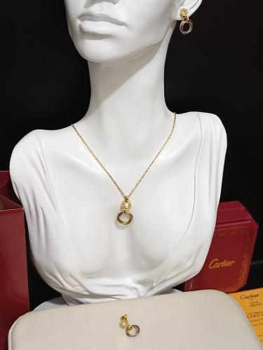 سلسال كارتير مع الحلق