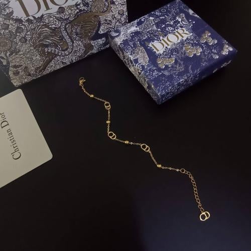 اسوارة ماركة ديور