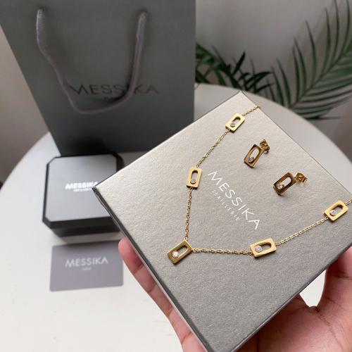 سلسل وحلق ماركة ميسيكا