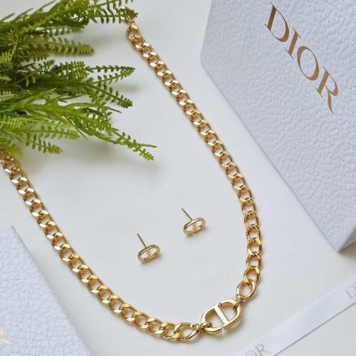 طقم ماركة ديور