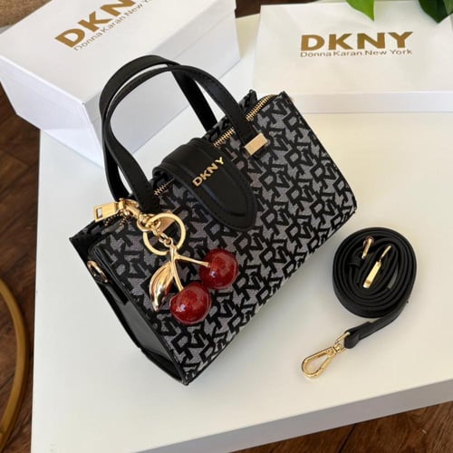 شنطة ماركة دكني