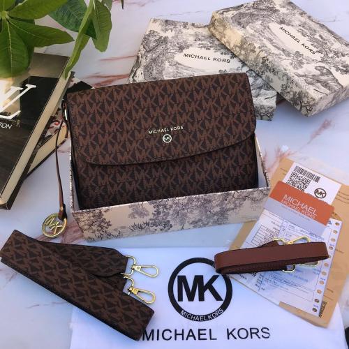 شنطه ماركة ميكل كروس