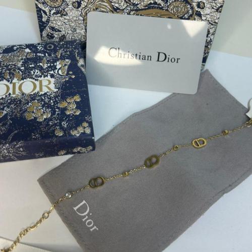 اسوارة ماركة ديور