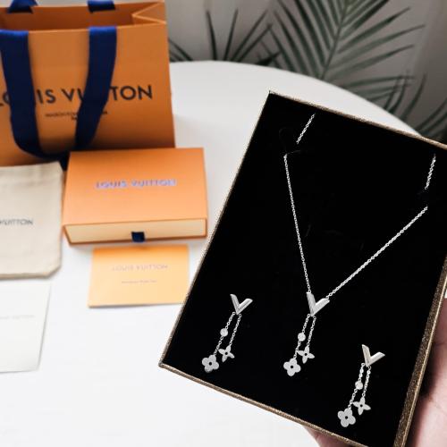 سلسال لويس فيتون